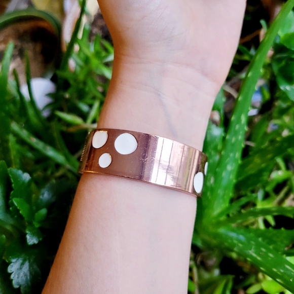 Classic BT Polka Dot Rose Gold Roman Numerals Rhinestone Watch - Picture 9 of 9